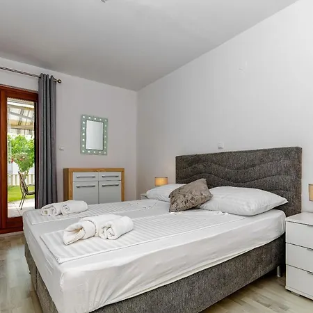 Mrs Brightside Apartament Split
