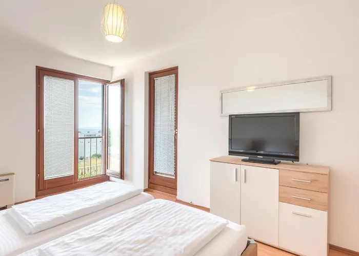 Mrs Brightside Apartment *