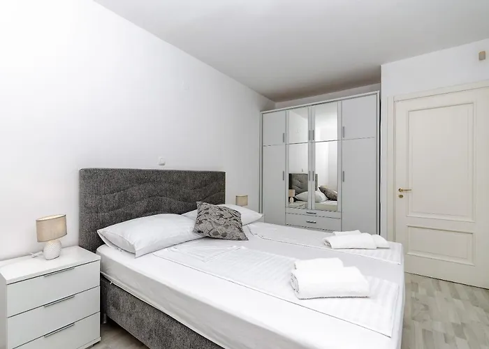 Mrs Brightside Split