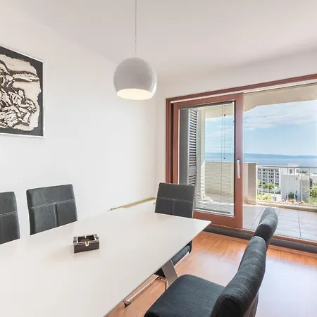Mrs Brightside Apartman