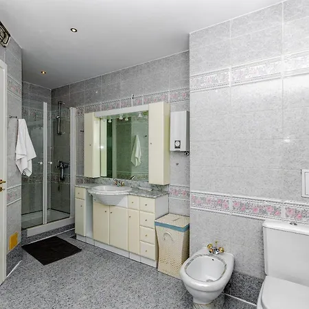 Mrs Brightside Apartman